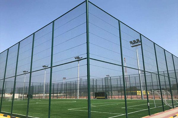 永利集团官网照明1000W投光灯用在迪拜的球场项目